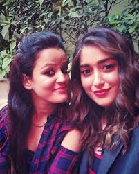 Varsha Pathak (@VarshaP19044840)