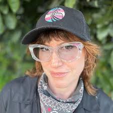 Bringing Race to the Table: Blanton, Crystal, Ellwood, Taylor, Williams,  Brandy: 9781905713981: Amazon.com: Books