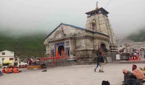 The kedarnath temple is situated in rudraprayag district in the indian state of uttarakhand, at an freezing cold altitude of 11,753 feet above the sea level. Kedarnath Temple Architecture Inside The Temple And Location Namaste India Trip