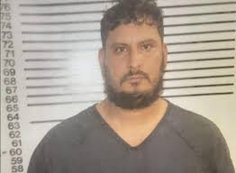 Lo buscaban por posesión de cocaína Mario Meza/ Eagle Pass, Texas News  Eagle Pass.- Carlos Avitia Esparza de 37 años, fue arrestado debido a que  contaba con cargos por posesión de cocaína.