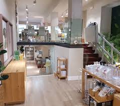 Cucharas soperas, cubiertos, ralladores, espátulas, fiambreras…un utensilio de cocina para cada elaboración. Un Nuevo Concepto De Tienda En Barcelona La Oca