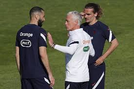 Didier deschamps ehemaliger fußballspieler aus frankreich defensives mittelfeld zuletzt bei fc valencia* 15.10.1968 in bayonne, frankreich. Em 2020 Favorit Frankreich Mit Trainer Didier Deschamps Im Portrait