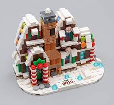 This set features an adorable gingerbread family with a baby in a realistic gingerbread cottage, baked to christmastime perfection! Amazon Com Creator 2019 Lego Gingerbread House Mini Limited Edition 40337 Toys Games