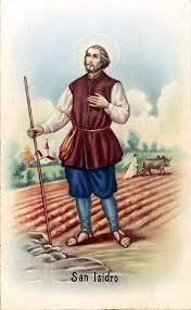 Nacido en el seno de una familia muy humilde en madrid alrededor del año 1080, este santo quedó huérfano a temprana edad, por lo que se dedicó a las labores del campo. 20 Ideas De San Isidro Labrador Labrador Santos Imagenes Religiosas