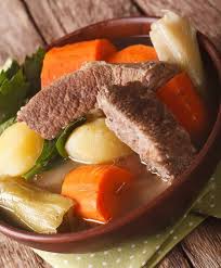 Pot Au Feu Une Recette Facile A Laisser Mijoter Longtemps Recette Plat Mijote Recette Repas Du Soir Recette Potee