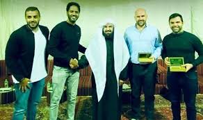 من التنبيهات المفيدة في مسائل العقيدة عدم الفهم الصحيح في باب الولاء والبراء ووجود اللبس فيه بين الاعتقاد القلبي وحسن التعامل في العلاقات الفردية والدولية كما هو مقرر في. Ø£Ù…Ø±ÙŠÙƒÙŠ ÙŠØ´Ù‡Ø± Ø¥Ø³Ù„Ø§Ù…Ù‡ Ø¹Ù„Ù‰ ÙŠØ¯ Ø§Ù„Ø´ÙŠØ® Ø§Ù„Ø³Ø¯ÙŠØ³ ØµØ­ÙŠÙØ© Ø§Ù„Ù…ÙˆØ§Ø·Ù† Ø§Ù„Ø¥Ù„ÙƒØªØ±ÙˆÙ†ÙŠØ©