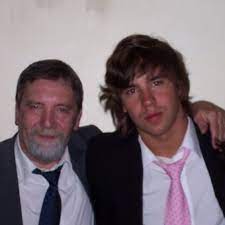 En esa época ya lo llamaban cachete. En Plena Cuarentena El Ex Chiquititas Agustin Sierra Sufrio La Muerte De Su Padre