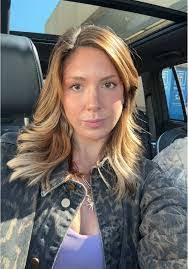 Kasandra Bowen's Instagram, Twitter & Facebook