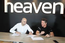 0 ratings0% found this document useful (0 votes). O Nikos Oikonomopoylos Einai To Neo Melos Ths Oikogeneias Ths Heaven Music Heaven Music