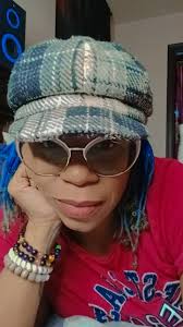 Edwina Moore (@moorelocsandbraids) • Instagram photos and videos