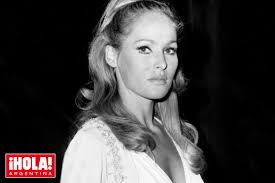 James Dean, Elvis y Monzón. Ursula Andress: los amores apasionados y  romances turbulentos de la primera chica Bond