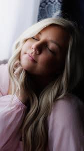 I always have so much fun with self portraits 🩷 last time I did these a  few years ago, everyone begged me to do some for them.. and I literally  just prop my camera up