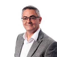 Matthew Warr's Instagram, Twitter & Facebook