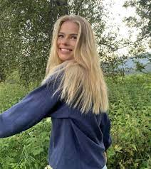 people deutsch buchen sie ihre fotos und uberlassen sie ihren kindern erinnerun people deutsch buchen sie hair styles aesthetic hair blonde hair looks