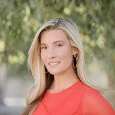 Amber Erazo's Instagram, Twitter & Facebook