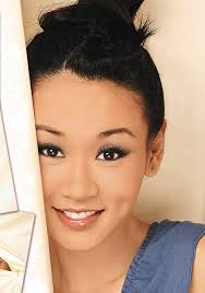 HK Weekly Vol 102 : ..สวย สดใส แบบ SHIRLEY yeung หยังซือฉี ..