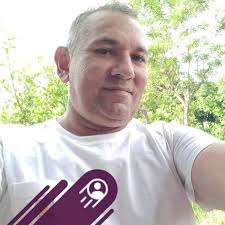 que Maravilloso el Apostol santiago zuniga disfruta de una rica sopa