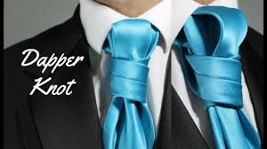 Den einfachen knoten, den windsorknoten oder den kleinen windsorknoten? So Konnen Sie Einen Schlips Binden Mit Ausgefallenen Krawattenknoten