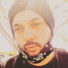 atendente do cinema: ingresso pra qual filme? eu na fila: