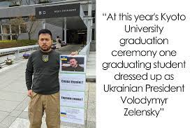 Kyoto University Graduates Traditionally Put On Bizarre Outfits For The  Ceremony, And This Student Attempts To Cosplay President Zelensky | Bored  Panda