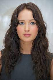 To date, her films have grossed over $6 billion worldwide. Jennifer Lawrence Jennifer Lawrence Haar Frisuren Langhaar Haarschnitt