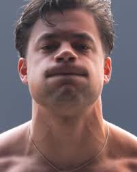 Als je wil lijken op een gorilla, moet je ook kijken als een gorilla 🦍  Code KAJ @upfront