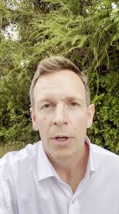 Hjælp Nordjyllands politi med at finde Khalid Abdi Elmi og Oliver Kuya. De  er efterlyst i forbindelse med et voldeligt overfald i Aalborg. DEL  endelig. 🚔