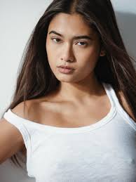 Thuzar (@thuzar_wintlwin) • Instagram photos and videos