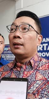 Ridwan Kamil sesumbar mau lawan tiga atau berapa pun hayo