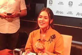 Selama sebulan penuh, berikut ini 10 lagu kpop yang baru rilis dan sangat hits di bulan september 2019. Cuti 7 Bulan Dari Dunia Musik Raisa Rilis Lagu Baru Berjudul Kembali Hai