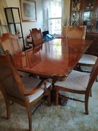 The dining chairs feature sturdy metal frames for enduring quality and finished in chrome for a gleaming look. Broyhill Valentia Dining Room Table Chairs And China Cabinet Ebay