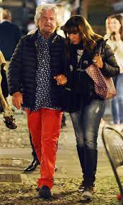 Born 21 july 1948) is an italiancomedian, actor, blogger and. Beppe Grillo Relax A Portofino Con La Moglie Olycom