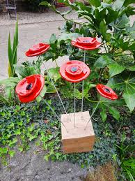 Conseils insérez les baguettes dans le flacon. Bouquet De Coquelicots Sculpture By Valerie Perron Artmajeur