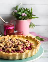 Rhabarber Streusel Pudding Tarte Ein Fruchtiger Fruhlingskuchen Fruhling Kuchen Rhabarber Pudding Fruhlingskuchen