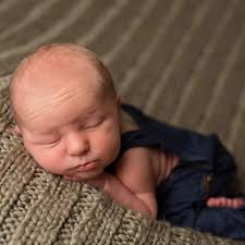 The genus name Lobularia comes from a Greek word meaning 'small pod,'  referring to the shape of the fruits; The obsolete Alyssum can be  translated as 'lack of madness,' referencing the historical