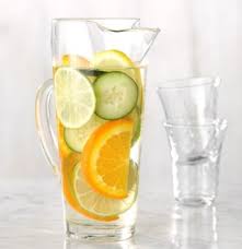Manfaat infused water cukup banyak bagi kesehatan. Cara Membuat Infused Water Untuk Diet Efektif