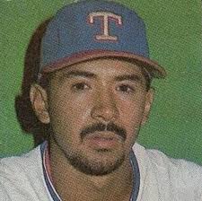 POOL D] LANZADOR ABRIDOR ZURDO de #Tiburones de La Guaira en el lapso  comprendido entre 1962 y 1980. Vota por tu favorito: Rich Nye 🇺🇸 jugó 2  temporadas con #Tiburones, lanzó 24