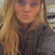 Ashlee Howell's Instagram, Twitter & Facebook