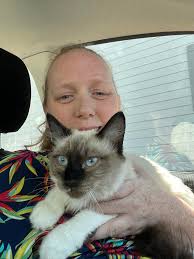 Is my cat a full ragdoll and what color/pattern is she?