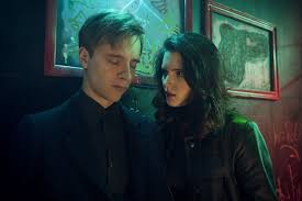 Jest to co prawda kontynuacja historii steve'a rogersa, ale sięgnąć po nią mogą także widzowie niezaznajomieni z wydarzeniami z pierwszego starcia. 1983 Recenzja Miala Byc Serialowa Bomba I Rewolucja A Jest Niewypal I 8 Odcinkow Przecietnosci Dlaczego Pierwszy Polski Serial Netflix Jest Taki Slaby Telemagazyn Pl