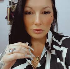 are there in home nail tech services available?