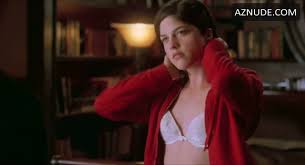 Selma Blair Underwear episode in Cruel Intentions - UPSKIRT.TV