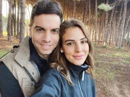 Hülya koçyiğit'in eşi, kızı ve torunları! Hulya Kocyigit In Torunu Aslisah Alkoclar Ile Kaan Demirag Nisanlandi Magazin Haberleri Ntv
