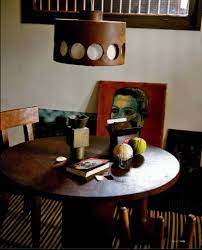 Mid Century Modern Dining Room In A South African Home From Cote Paris Decorating Magazine Mid Century Modern Dining Room Paris Decor Pretty Room