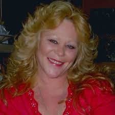 Kelly Cavender's Instagram, Twitter & Facebook