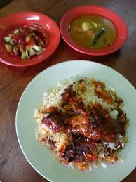 Resep nasi briyani ayam, hidangan kaya bumbu dan rempah. Nasi Beriani Ayam Masak Merah