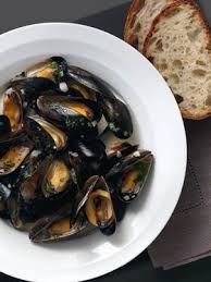 Cocinar mejillones al vapor es la forma más conocida y sencilla de disfrutarlo. Receta De Mejillones A La Marinera Aeg