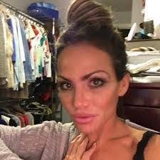 Laura Launer's Instagram, Twitter & Facebook