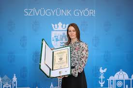 Lunde a pályán, görbicz a lelátón. Diszpolgari Cim A Vilag Legjobb Jatekosanak Gyor Plusz Gyor Plusz