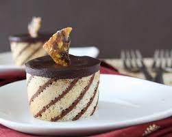 Mini Chocolate Hazelnut Mousse Entremet Dessarts Recipe Fancy Desserts Recipes Desserts Mini Desserts